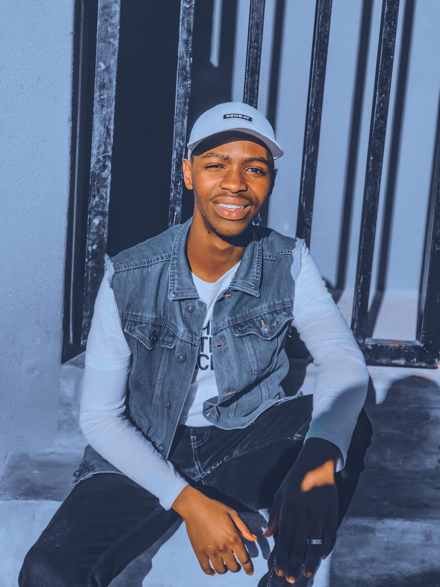 LOZAAH's tweet image. Bro I don't get it 💔