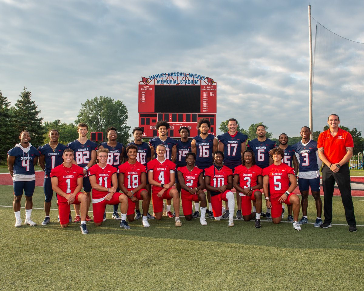 mzanellato's tweet photo. Coming soon to an end zone near you this fall! 🙌🏽

Can't wait to see what the 2021 Season has in store for these young men! #Zone6 @svsu_football https://t.co/9fQsHExJfL