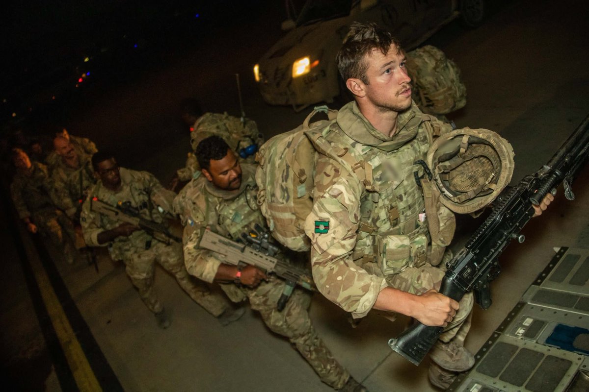 Troops from @YORKS_REGT board one of the final <a href="/RoyalAirForce/">Royal Air Force</a> flights to depart Kabul as #OpPITTING draws to a close <a href="/DefenceHQ/">Ministry of Defence 🇬🇧</a> @YORKS_REGT <a href="/BritishArmy/">British Army 🇬🇧</a> <a href="/DefenceHQ/">Ministry of Defence 🇬🇧</a> <a href="/UKJFHQ/">UK Joint Force Headquarters</a> #AlwaysReady