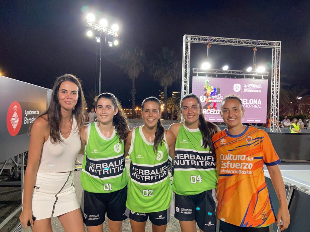 Nutrida representación
 de las nuestras. Lo han dado todo!!
Enhorabuena en especial para <a href="/Luciagl_8/">Lucía Gutiérrez Lancho</a> y <a href="/mabel_lopez01/">Mabel</a> que han sido Campeonasss  💪🏻💪🏻
<a href="/i_baeza/">I. Baeza🏀</a>
<a href="/PratsLau/">Lau_prats</a>
<a href="/anaajimenez16/">Ana Jiménez</a>
#masterfinalbarcelona <a href="/3x3series/">3x3 Series</a>
<a href="/teledeporte/">Teledeporte</a> <a href="/CompeticionFEB/">CompeticionesFEB</a> #familia #bestofyoufem <a href="/bestofyou/">sok tegar</a>