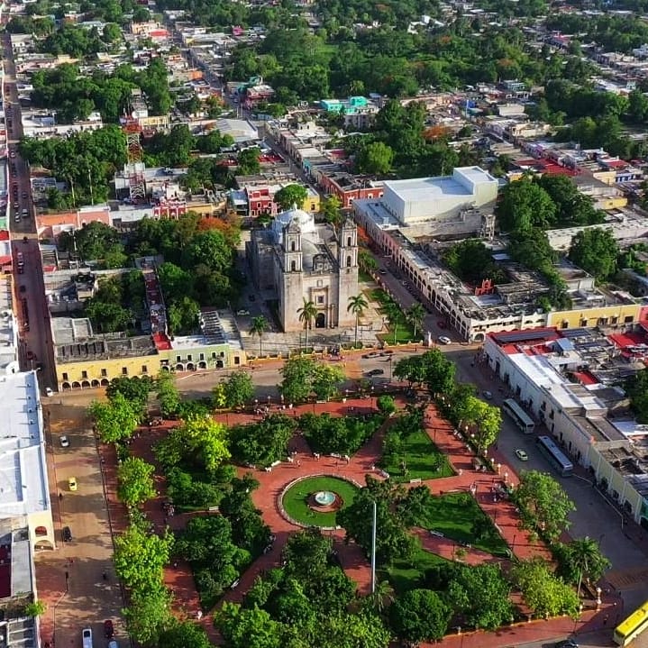 No importa desde donde lo mires, Valladolid siempre será hermoso.
#valladolidyucatan #valladolidméxico #yucatan #mexico #pueblosmagicos #pueblomagico #igersmexico #drone #vistaaerea #arquitecturamx @YucatanToday @YucatanTurismo