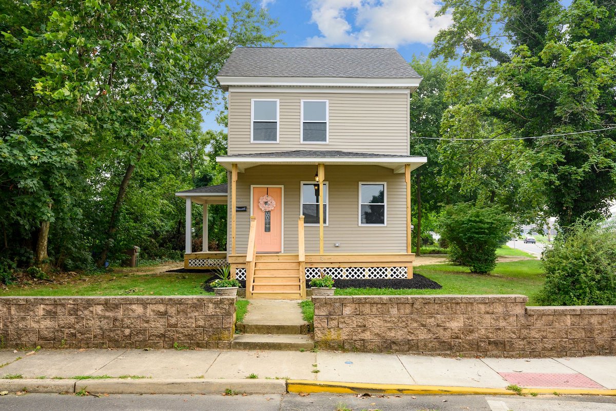 MelSharpSells's tweet photo. Ready to upgrade? Impeccable 3 BD/ 2 BA in Swedesboro has it all. Call/text/DM me!  https://t.co/QI8RynYzLQ https://t.co/1gYAUQr5Um