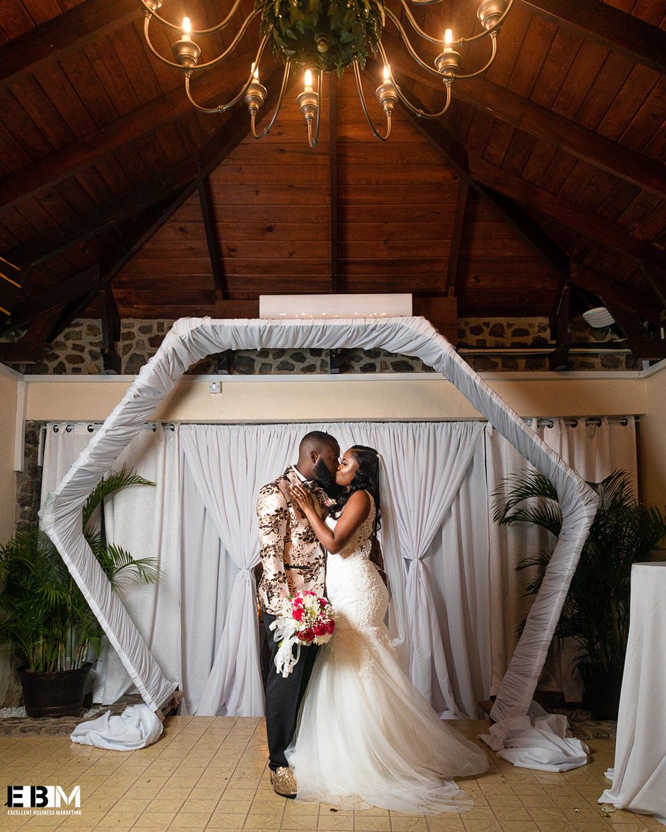 bennyboygenius's tweet image. “Finally we’ve found the love of our lifetime”❤️ Congratulations to Cephas and Guyann 

📸 @bennyboygenius 
💡 @pouch_p @yourmodamann 

#wedding #WEDDINGPHOTOGRAPHY