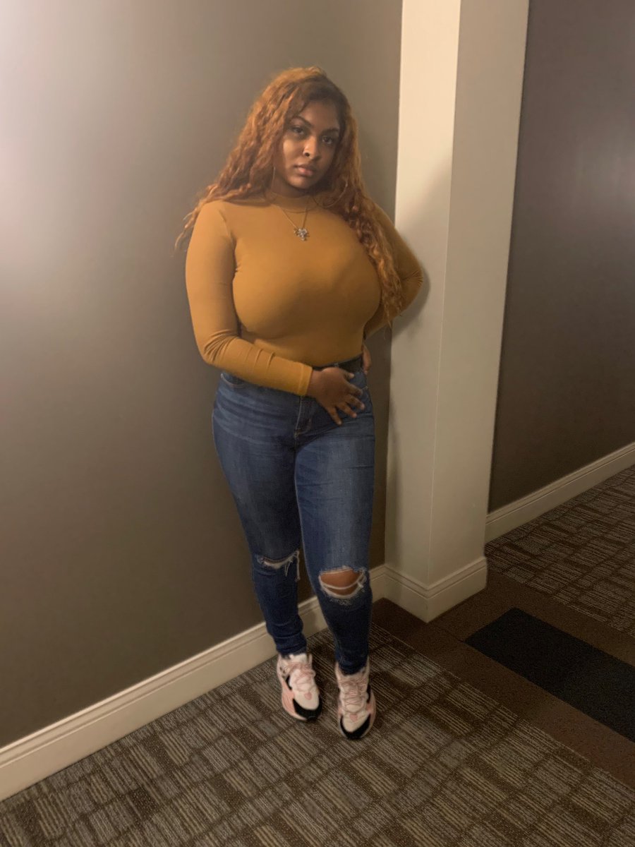 Hello Monarchs! It is with great pleasure that we announce our 2021-2022 executive board members!  Please help us in giving a hearty welcome to our community service chair, Teja Deonarine.👏🏽👏🏽 Teja is a senior majoring in Marine Biology.