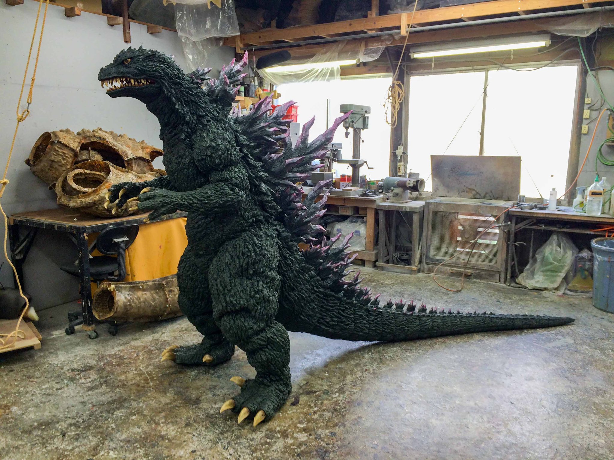 男性に人気！ ゴジラの工房~若狭新一造形写真集 (映画秘宝