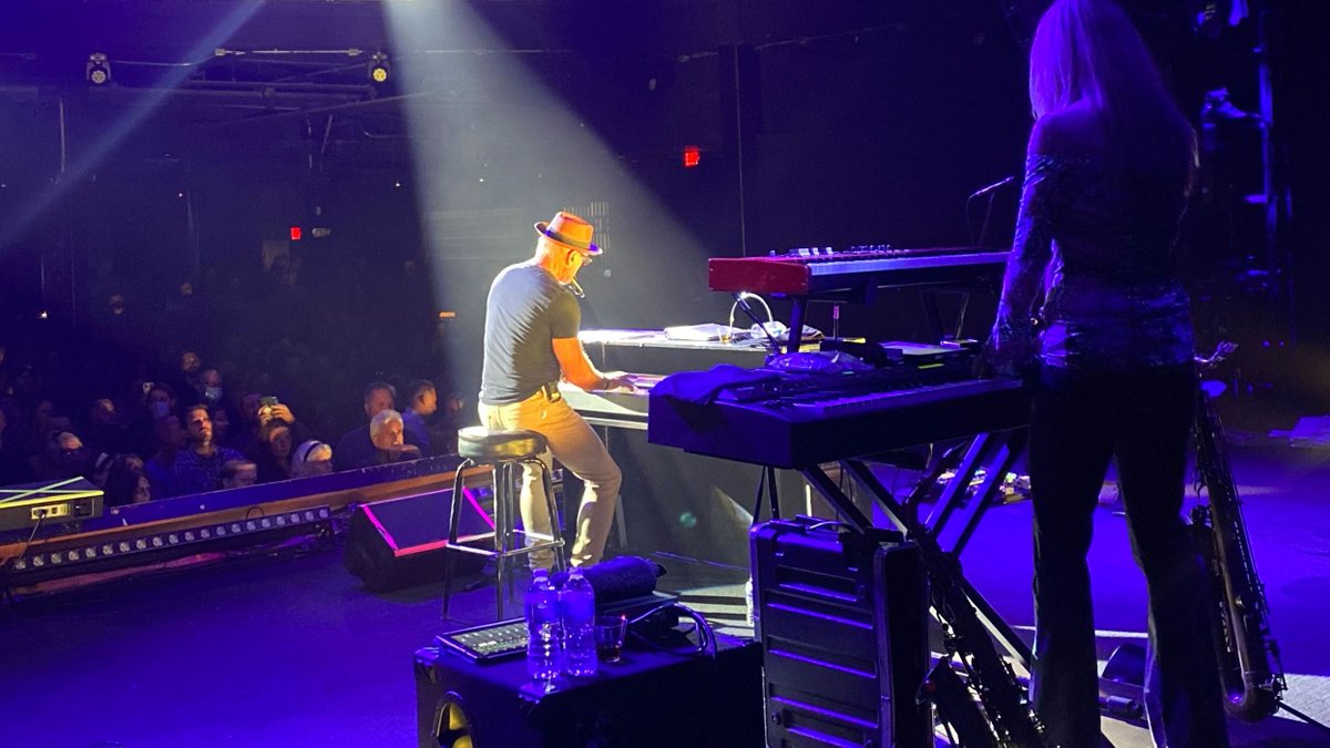 My ears are still ringing! Chicago, that was a BLAST! Wow, thank you for coming out! Tonight, we are in Burlington, Iowa at the @burlingtonauditorium and we wanna know, what song should we open with on this lovely Saturday night?! #PianoBarTour
