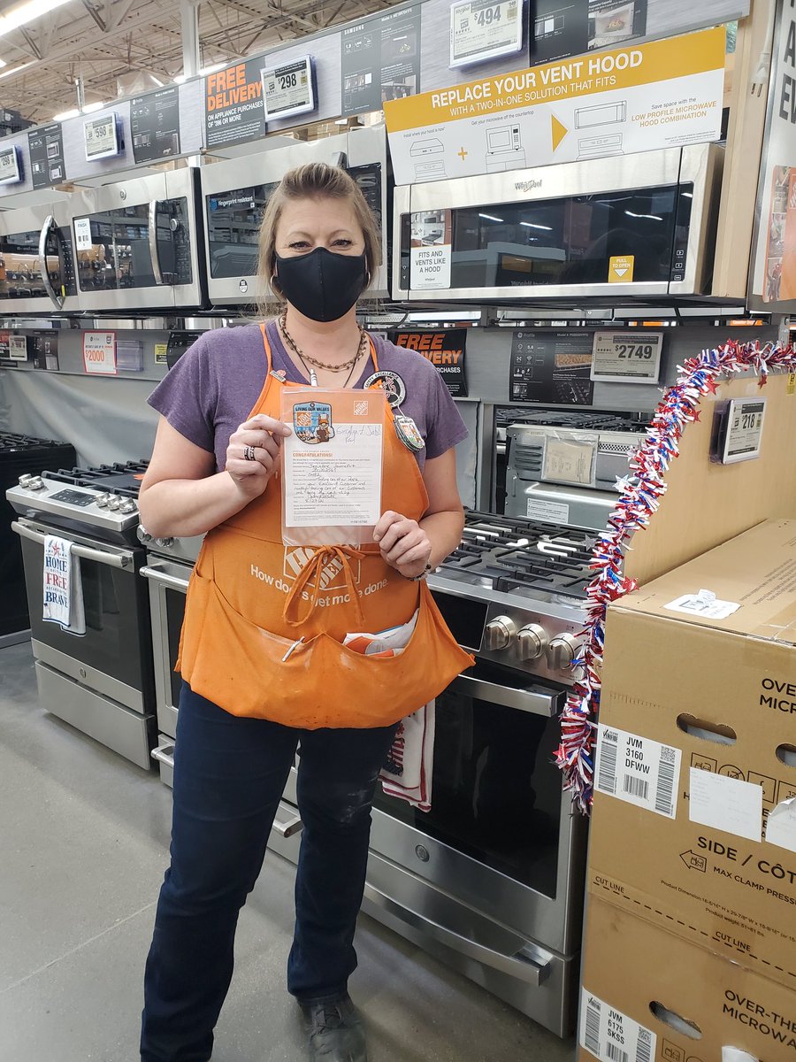 Here at Flagstaff Home Depot 0482, we want to recognize Jackie for getting an amazing customer compliment. Thank you so much for leading by example! #DynamicD18
#customerservice #HomeDepotValues
<a href="/ChadKrausTHD/">Chad Kraus</a> <a href="/NagyAndrew/">Andrew Nagy</a> @TomOrrPMD <a href="/JessHodgesTHD/">Jess Hodges</a> <a href="/PaulRodTHD/">paul rodriguez</a>