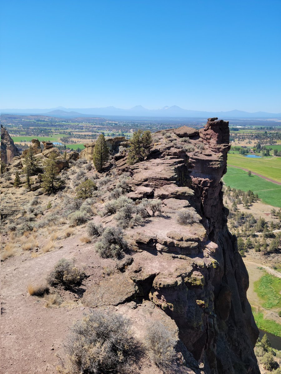 We did it! A total of 4.92 miles completed at Smith Rock State Park for the Wounded Warrior Project! 🇺🇸 

We are almost at our Squad goal for this event at PlayStation. You can still donate here: carryforward.woundedwarriorproject.org/index.cfm?fuse… All funds go directly to @wwp. #WWPCarryForward