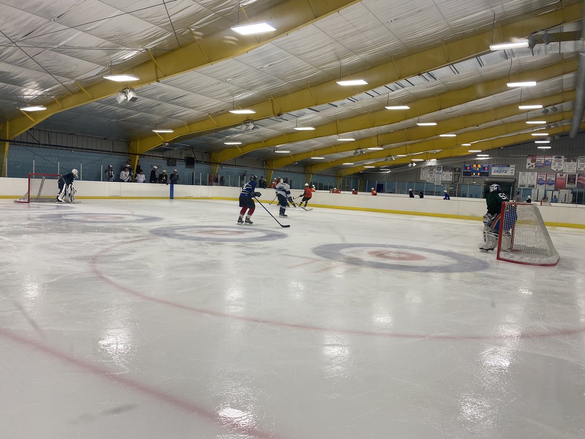 3v3 Tournament happening tonight. Who will lift The Jug?

#greenvillehockey #greenvillestrong #hockey #hockeylife #hockeyplayer #BeARoadWarrior #BleedBlue #jrswamprabbits