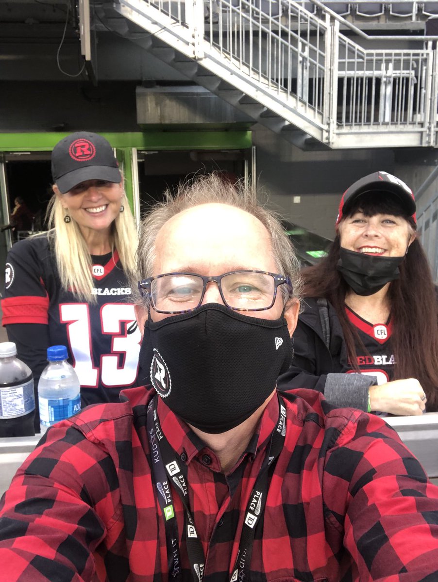 OSEGMarkGoudie's tweet photo. And…..starting to see my friendly faces back.  🔴⚫️🏈 https://t.co/xtiHeXhOni