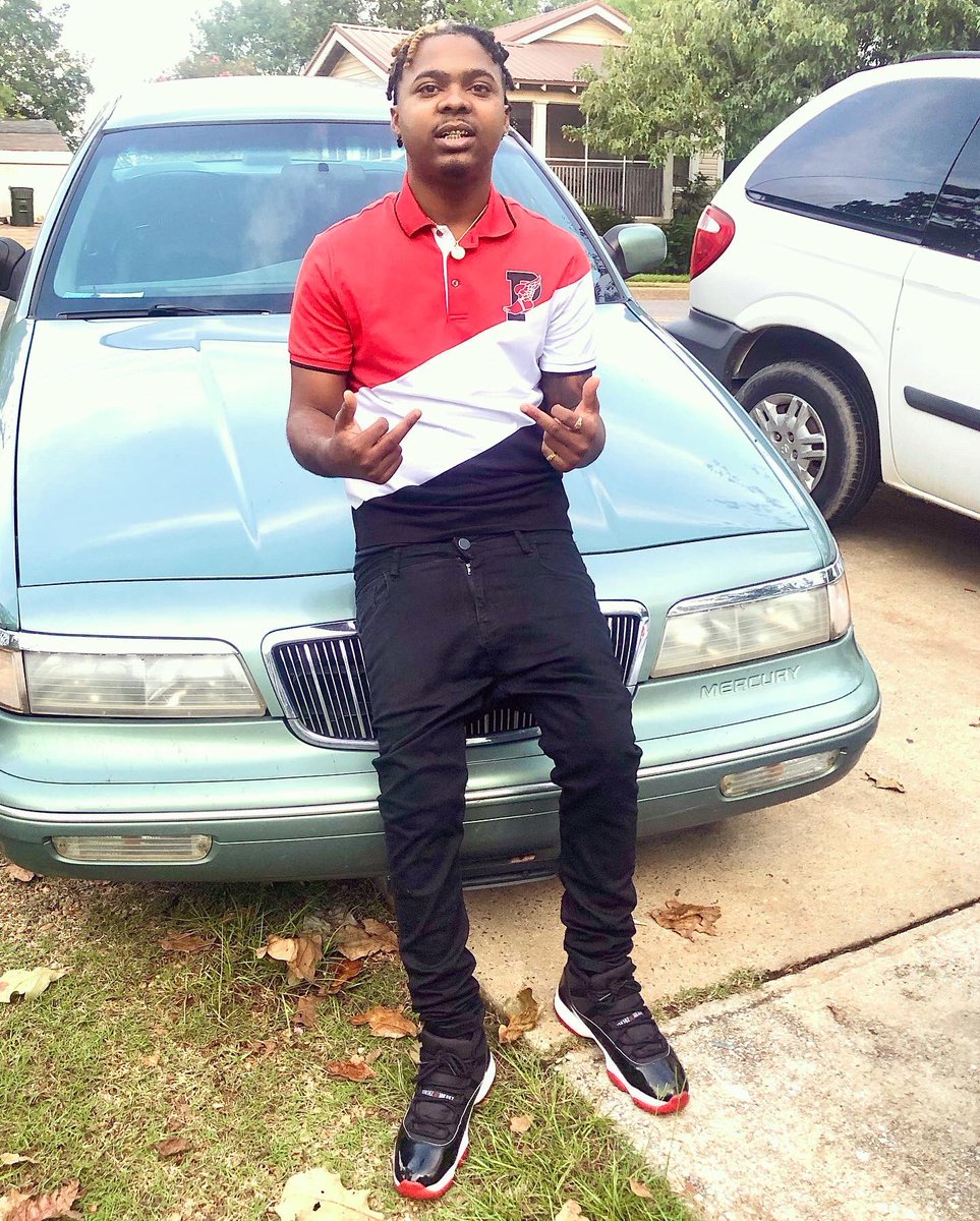 liltrap_205's tweet photo. I’m So Sick And Tired Of This Lifestyle But This Money I’ll Never Lose I Done Finally Went And Got Some Hype Now I Can’t Give It All Up For You 💔🖤🏹 https://t.co/5gTqchRTUI