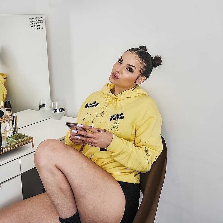 sha____d's tweet image. It’s about to be hoodie Season Again Family, y’all got one?
👇🏾👇🏾👇🏾
@hushplug 🤐🔌