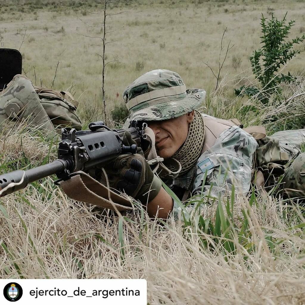 DSArmsinc's tweet image. #dsarmsfacebook Posted @withregram • @ejercito_de_argentina Soldado del regimiento de infantería mecanizadodo (RIMec 5) Durante una salida al terreno en Villaguay Entre Rios.

Foto enviada por un seguidor

#rimec5 #ejercitoarg
#ejercitoargentino #vil… instagr.am/p/CTIkImIik-Y/
