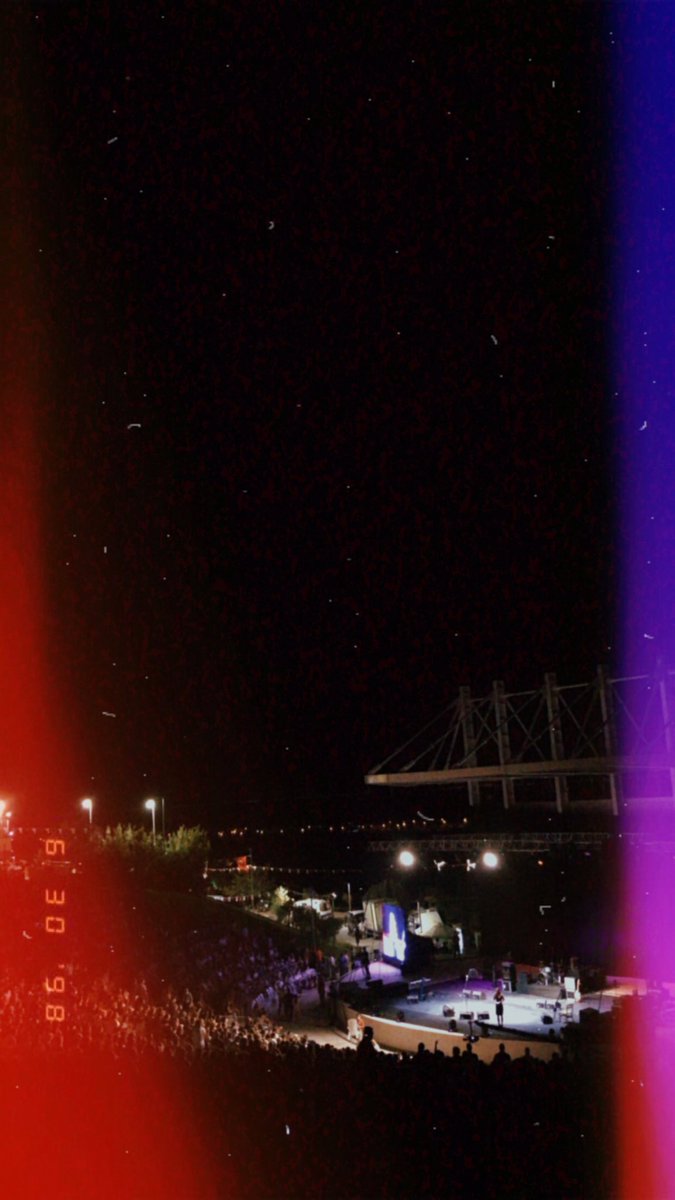 cem adrian konserine gittik hostu görgüsüzlüge devam