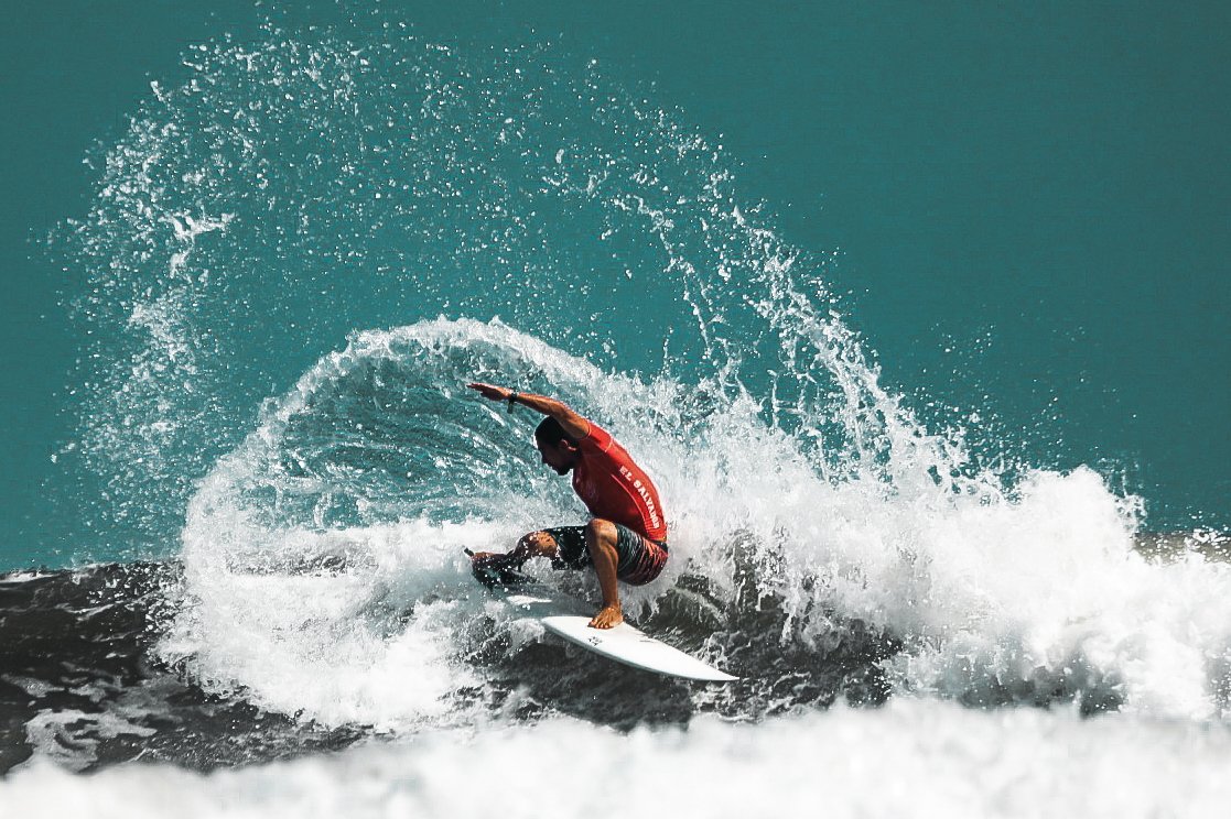 Con olas miniaturas pero divertidas, así estuvieron este día. Mañana seguimos en semifinales yewwwww 
📷- <a href="/quekasurfer/">Mario Amaya 🏄📷</a>
<a href="/indeselsalvador/">INDES El Salvador</a>
<a href="/PuroSurfSV/">Puro Surf Hotel + Performance Academy</a>
#1Dios 
#CNS
