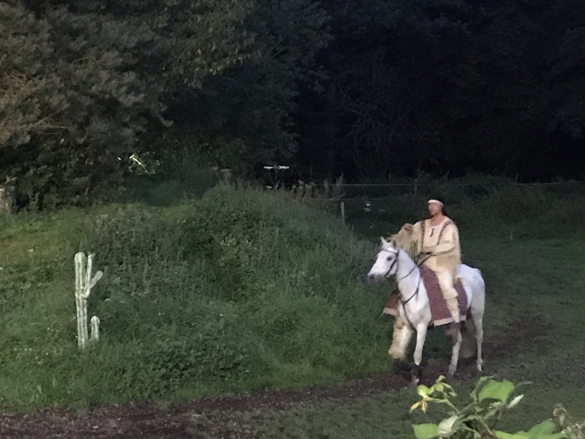 Sabine_Baetzing's tweet photo. Danke, liebe Schauspieler:innen @MayMorschied für diesen unvergesslichen Abend mit #Winnetou und Old #Shatterhand im #Halbblut. Beeindruckend, was hier als Verein geleistet wird. Man spürt euer Herzblut in jeder Szene und bei jeder Dynamit-Detonation ;) ! https://t.co/JsmHl5mboE