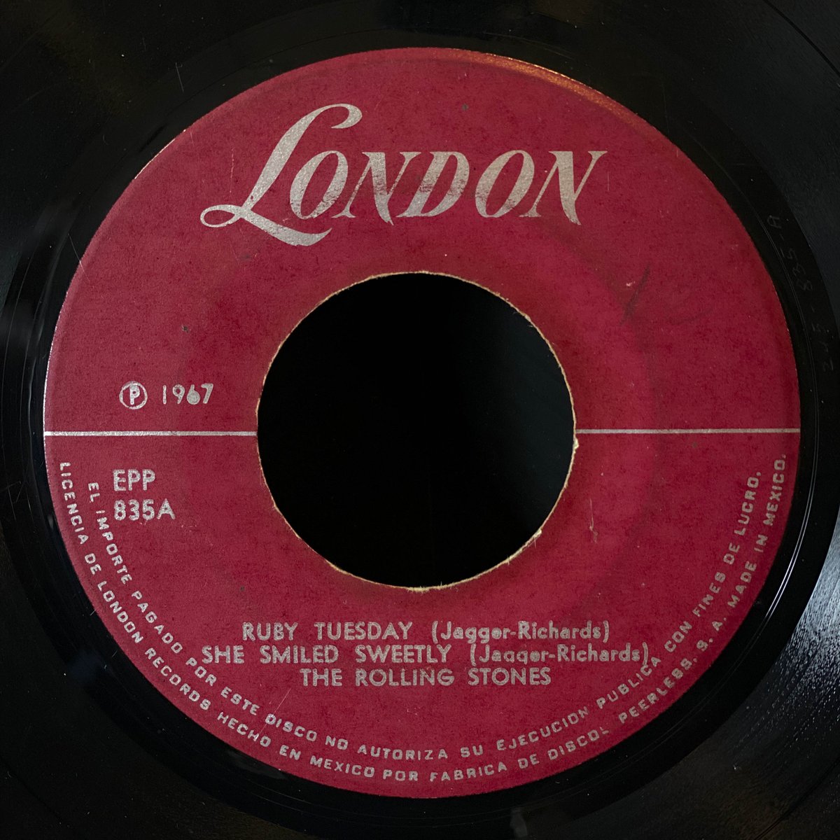 DAGUILARFOTO's tweet image. The Rolling Stones &quot;Ruby Tuesday&quot; (1967).
Saturday Music en @Discopolis_mx  
#45rp #DiscoVinilo #RollingStones #musica  
PIX📷DA