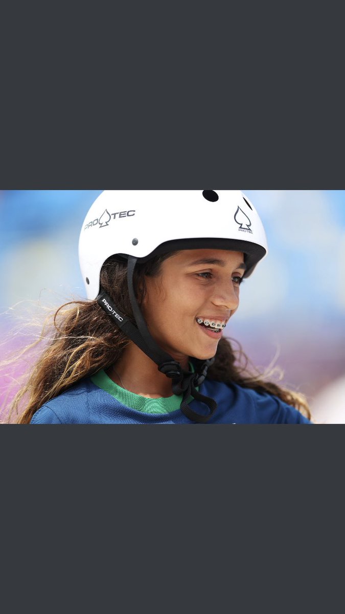 marcelofalcao's tweet photo. Menina luz. Vc é sensacional @rayssaleal 🥇🇧🇷💛 https://t.co/Hv1iGqYcwl