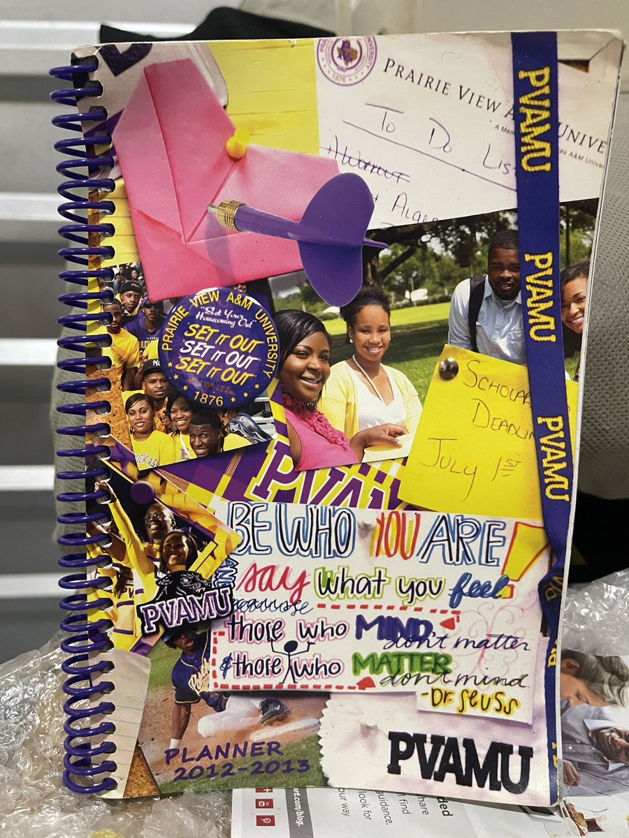CjmkVisuals's tweet photo. These planners were the truth. Wonder if PV would bring these back. 🤔💜💛 https://t.co/bEgOnxThe7