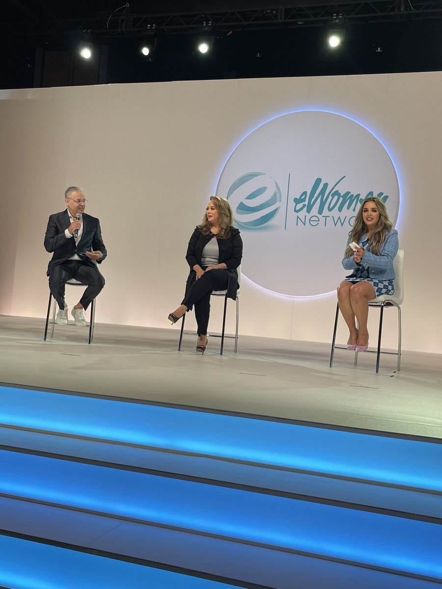 eWomenNetwork's tweet photo. Epic Q&A with @sandrayanceyEWN, Kym, and Briana! #ewn #ewnICON #eWomenNetwork #IamAnIcon https://t.co/AOJdGDiVpN