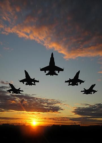 HarryVasquez4's tweet photo. @MarkRWheeler2 @Glastomichelle Here's a Sunset picture w/Fighter Jets keeping our #nationsafe ๐ฉ๐ฉ๐ฉ๐ฉ๐ฉ
#Stay Safe ๐ท
#StayStrongTogether ๐ช
#Sunsets ๐
#GodBless AMERICA ๐ https://t.co/nMdp976GwH