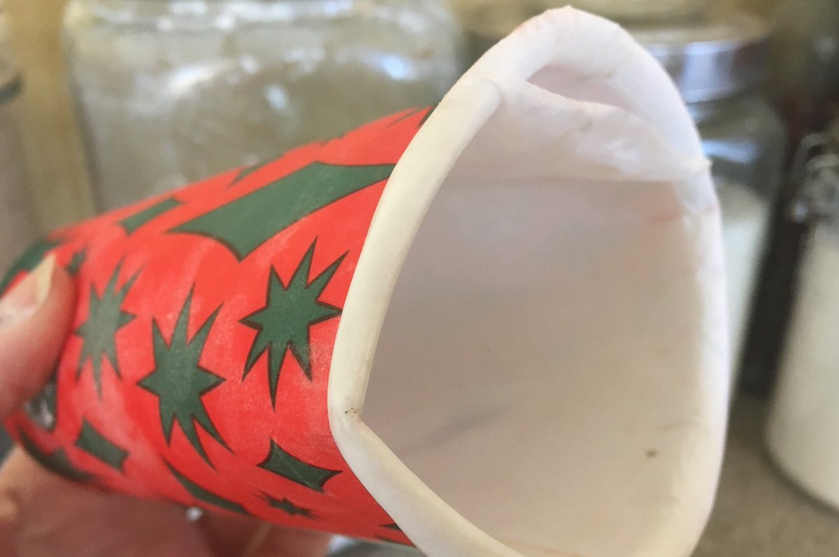 pnwmicroplastic's tweet image. In December we put a @Starbucks cup in a tupperware filled with water. Eight months later and the plastic liner is finally starting to separate. 

Thanks for the idea @UofTTrashTeam ... also, please use a refillable mug instead! #plasticpollution #notjustpaper #scienceathome