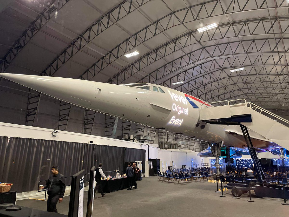 davepr2000's tweet photo. Totally unique event tonight at #ManchesterAirport❤️🎻🕯✈️Candlelight Concorde: Movie Soundtracks Under a Plane ✈️Fantastic concert performed by #StringFusion from @fever_uk under the wings of the world’s greatest plane 🕯🕯🕯#concorde #candlelight #concert #manchesterairport✈️ https://t.co/AkJvsPnA0q