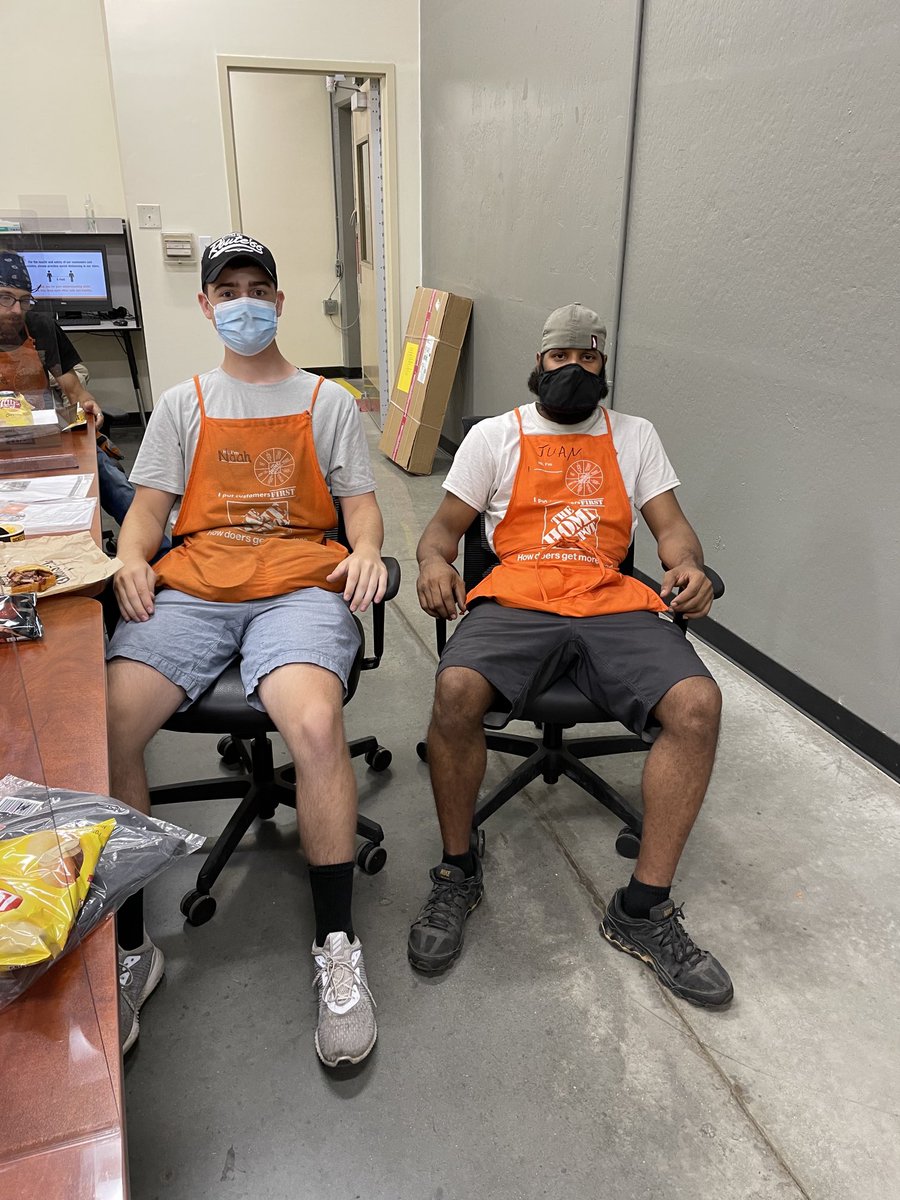 Artie Trotter (@axt638) on Twitter photo Fun, Laughs,and Food for Freight Appreciation! <a href="/nate_knowles/">Nate knowles</a> <a href="/kimwiechert/">Kimberly Wiechert</a> <a href="/Mdross66/">Mike Ross</a> <a href="/keri_williams/">Keri Williams</a> <a href="/niki_langlois/">Niki Langlois</a> <a href="/bobsaniga/">Bob Saniga</a> Fun, Laughs,and Food for Freight Appreciation! <a href="/nate_knowles/">Nate knowles</a> <a href="/kimwiechert/">Kimberly Wiechert</a> <a href="/Mdross66/">Mike Ross</a> <a href="/keri_williams/">Keri Williams</a> <a href="/niki_langlois/">Niki Langlois</a> <a href="/bobsaniga/">Bob Saniga</a>