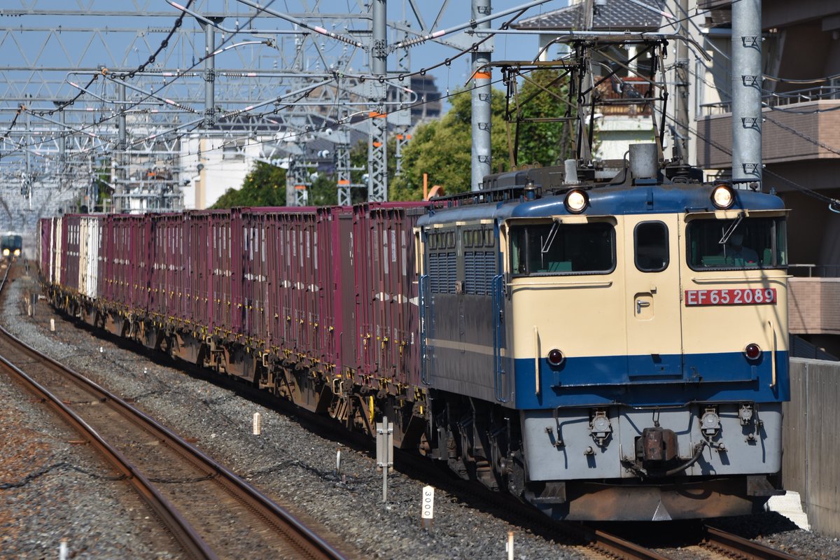 8/28
5087レ/EF65-2089+コキ
@京都･JR総持寺

お手柔らかに…