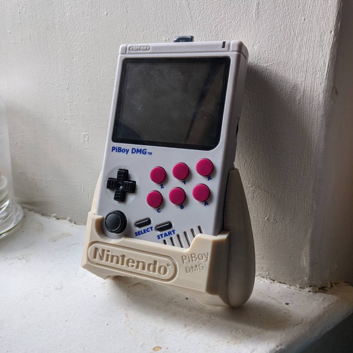 homerghost's tweet photo. This controller grip along with the paddle triggers (and Batocera) have completely changed the game! ❤️ #piboy #piboydmg #experimental #experimentalpi #3dprinting #gameboy #dmg https://t.co/TA3nJuO4fb