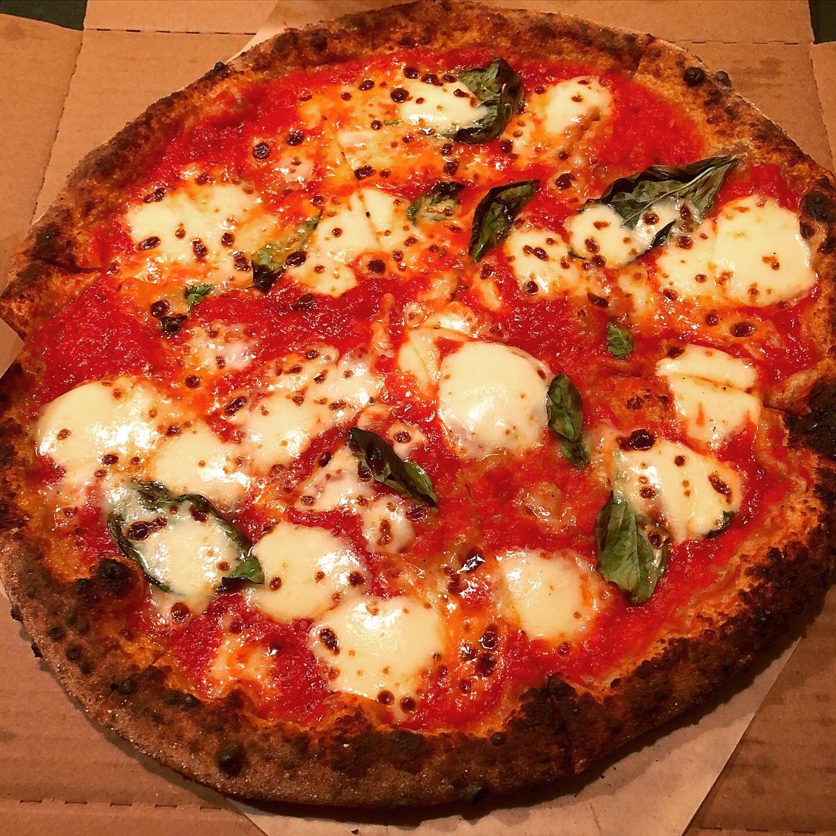 prestonalbrent's tweet photo. Another Saturday at @MCFarmersMkt, another delicious pizza from @NorthernPizzas! Margherita + Kingfield 🍕🍕 https://t.co/la8JJe2OKL