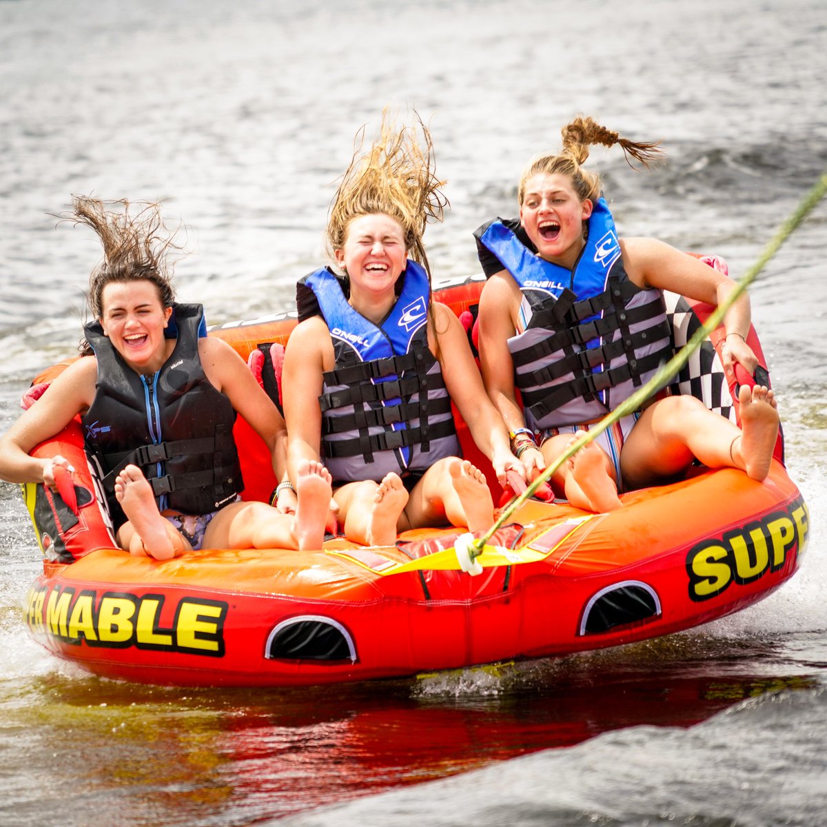 GatorsSB's tweet photo. There’s nothing like a day on the lake! ☀️ 🏖 🛥 

#GoGators https://t.co/lb8TGIodKE
