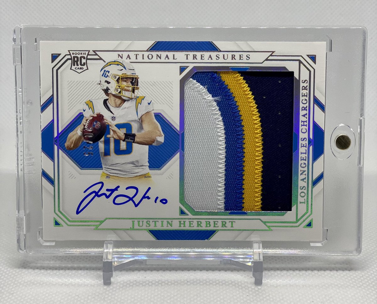 tommystozzled's tweet photo. @HobbyConnector Those looking for football cash/trade or cash and trade. $6K obo DMs are open https://t.co/wU73f37PeQ