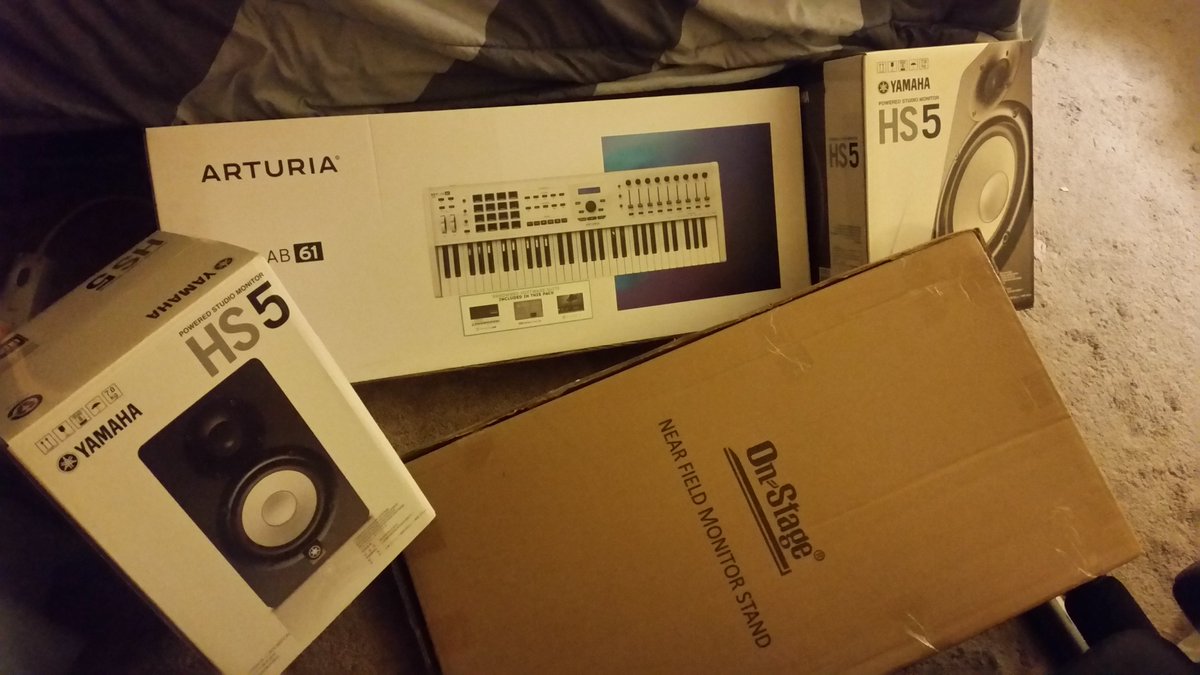 djsinner1's tweet image. My new gear has finally arrived  !  #Arturia61keylabmkII #YamahaHS5  #IndustryMusicGroup #AnnaLissaRecords #HouseMusic