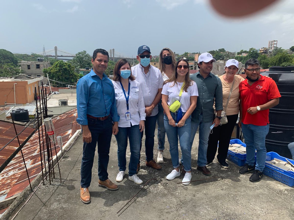 NelsonCamiloRD's tweet photo. Hoy realizamos un recorrido por el corazón de los barrios de La Ciénaga, Los Guandules y Gualey, junto al Viceministro de Desarrollo Social Jaime González, para conocer avances de las obras en Domingo Savio y los proyectos que se planifican desde #UrbeRD.
#EstamosCumpliendo 🇩🇴 https://t.co/hlhbTmclbM