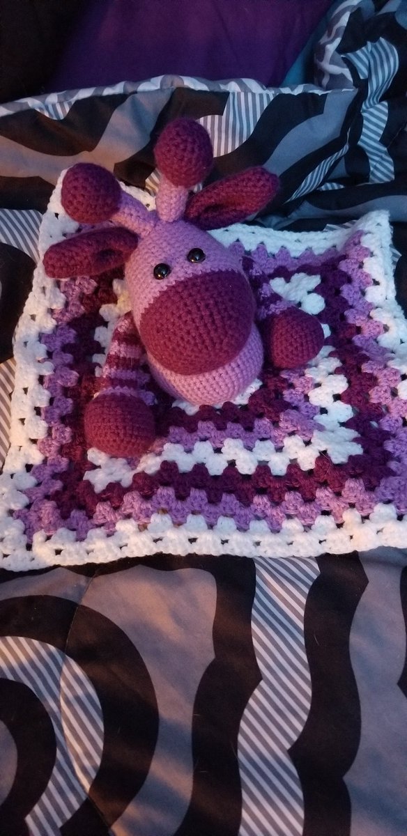 WonderfallC's tweet photo. The octopus will be going to the newest addition to our family the giraffe will be sold. #crochet #babyshowergift #amigurimi #whatsonyourhook https://t.co/kDpGs53OoZ