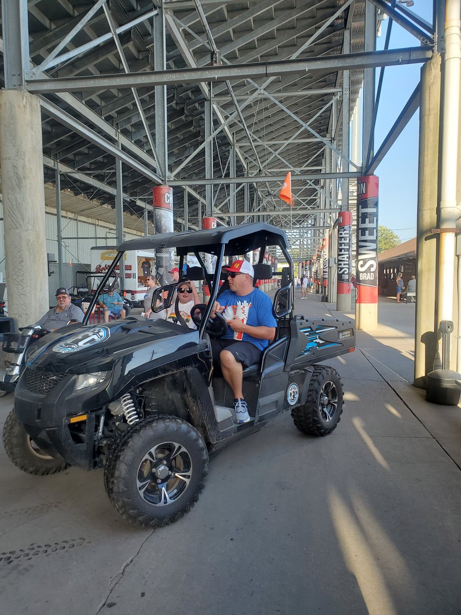 DeniseWhitlatch's tweet photo. Dakota got a special treat tonight and got a ride with @npeterson40 and he went across the track to see @ClintGarner2 #lovethistrack #bestiniowa @knoxvilleraces https://t.co/jMAADfwCRj