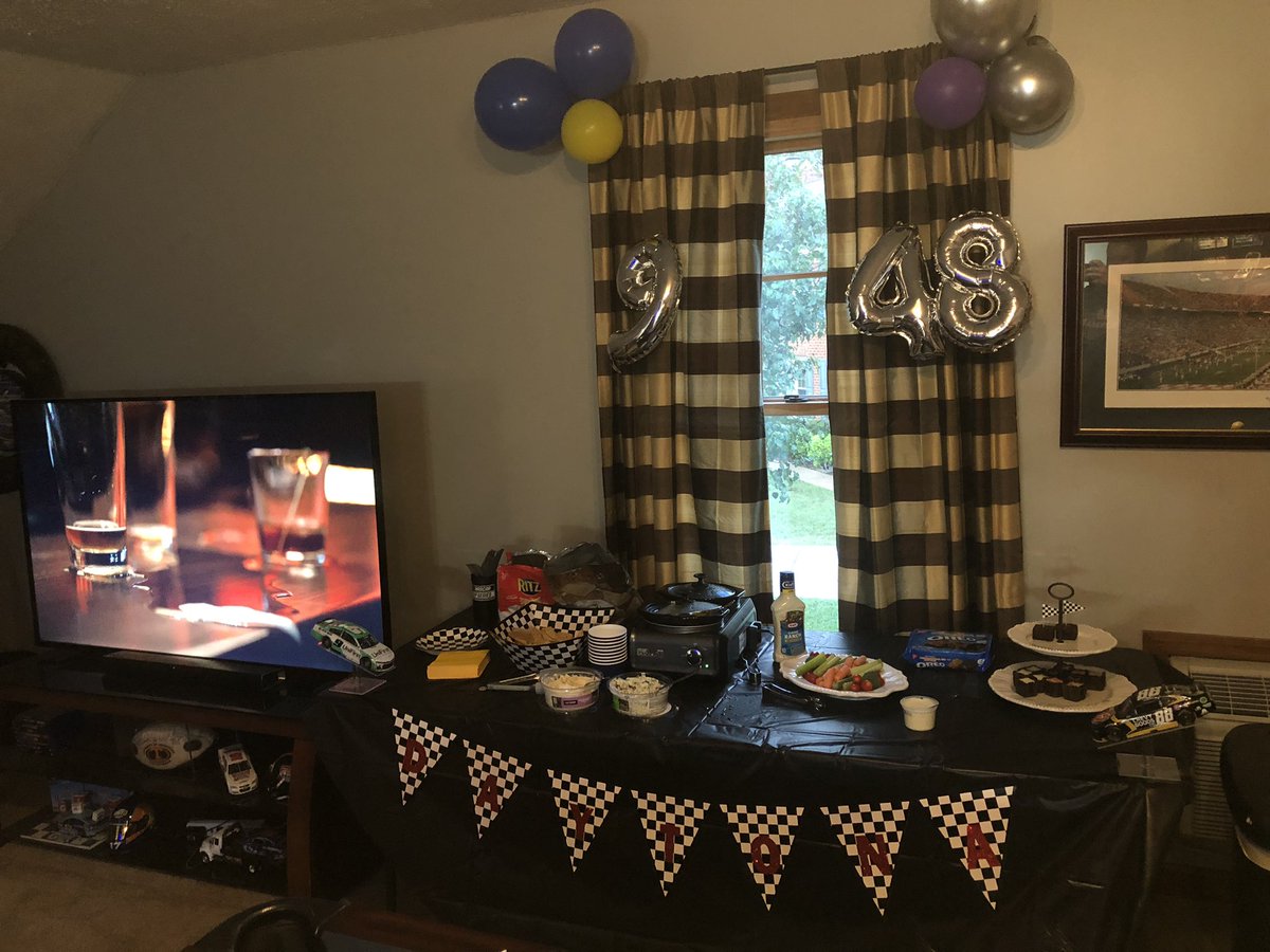 DannyBTalks's tweet photo. Screw a Super Bowl Party!

We having a @DAYTONA party!

#NASCAR https://t.co/ZZBFGBuEd0