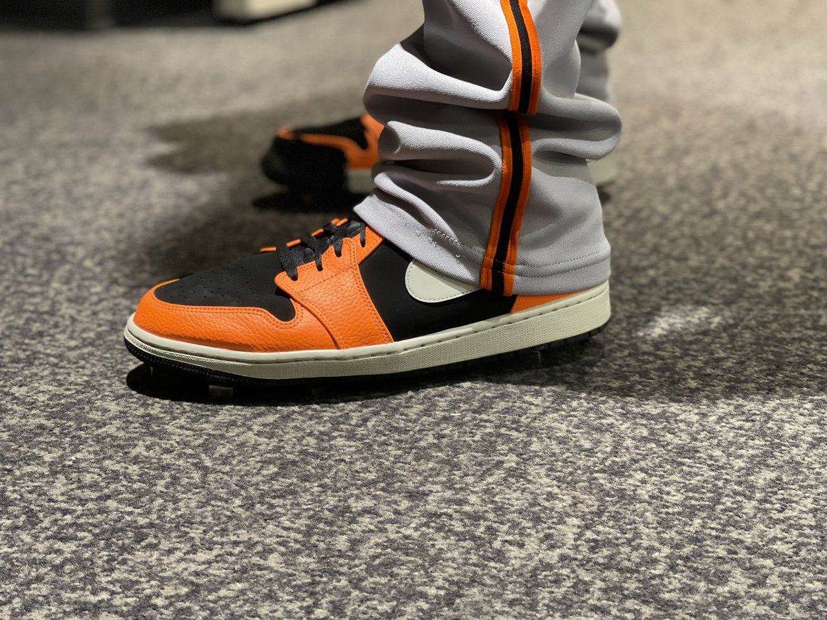 ShowShoes35's tweet photo. Watching a new movie… 

“J1: BLK/CONE x ROAD/GRAYS”
starring Dominic Leone https://t.co/ZHtzbob3bB
