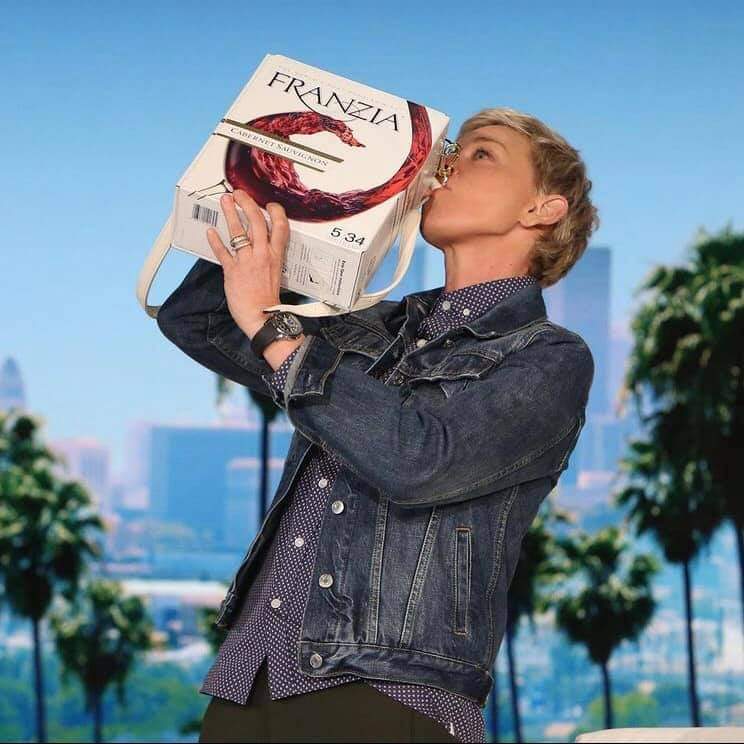 alwaysgo8's tweet photo. "A box a day keeps the doctor away. Right? Happy #RedWineDay!"

#EllenDeGeneres #Portiaderossi #StandbyEllen #ThankYouEllen  
#Standup #Standupcomedian 
#Ellensitcom #Legend #Iconic #LovelyIdol #goldenheart 
#heartofgold #Gay #LGBTQ🌈🏳️‍🌈 #hero https://t.co/66eCvlGj9K