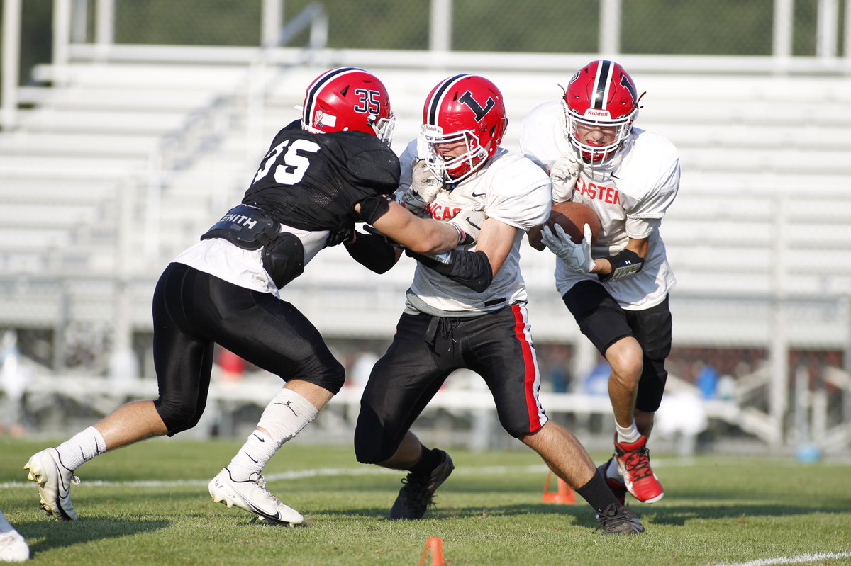 3280Photography's tweet photo. @LHSfballLegends held their annual scrimmage tonight. More pics up at https://t.co/887UEZtAFU Good Luck next week in your opener at Lockport! https://t.co/bgfikYK1jA
