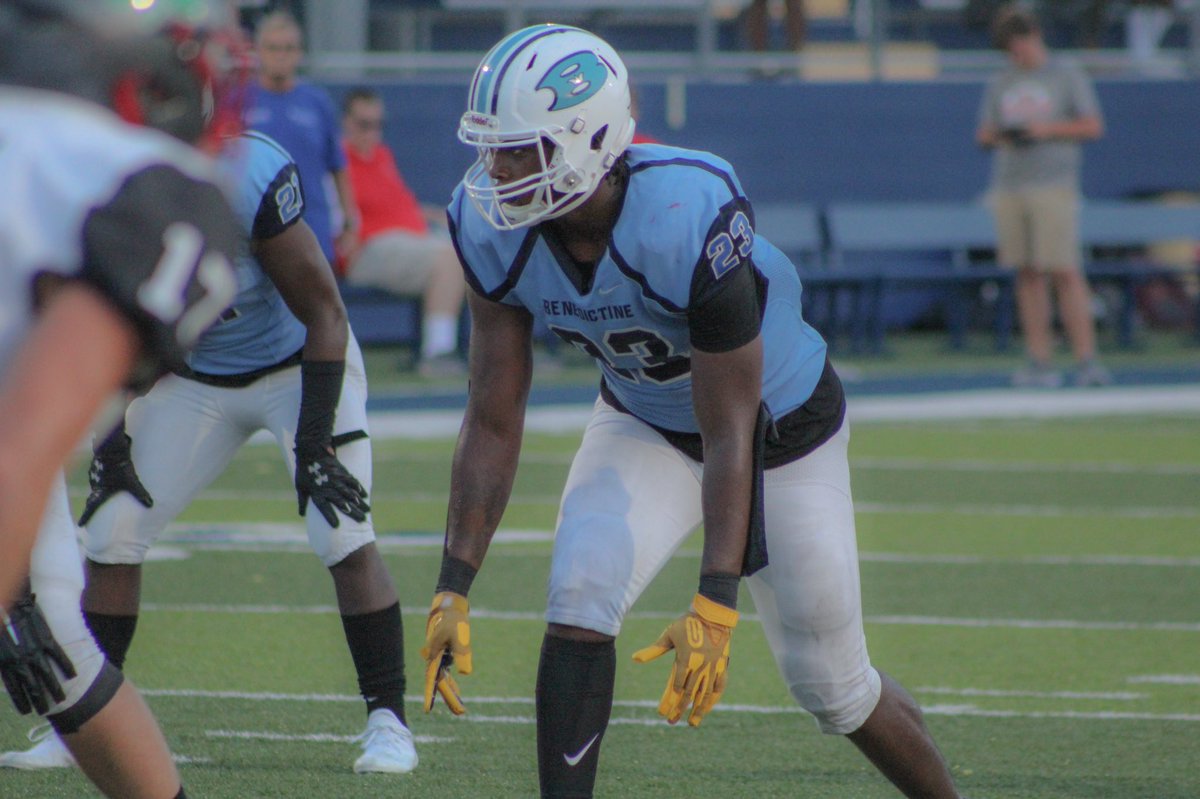 mickdwalker's tweet photo. Folks, remember the name Kareem Jennings (@KareemJennings8) out of Benedictine. The 2024 prospect out of Northeast Ohio is my early favorite to be Ohio’s top prospect in his class.

At 6-foot-4 and 230 pounds he’s wrecked havoc all over the defensive line tonight. #GetTheScoop https://t.co/j3mUcHTp7f