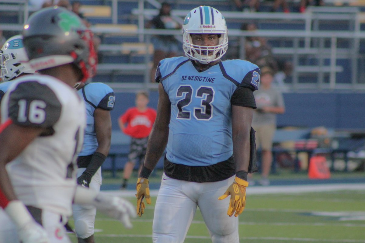 mickdwalker's tweet photo. Folks, remember the name Kareem Jennings (@KareemJennings8) out of Benedictine. The 2024 prospect out of Northeast Ohio is my early favorite to be Ohio’s top prospect in his class.

At 6-foot-4 and 230 pounds he’s wrecked havoc all over the defensive line tonight. #GetTheScoop https://t.co/j3mUcHTp7f