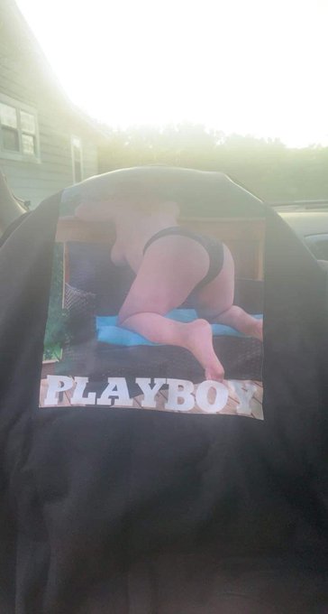 Got a new sweatshirt https://t.co/eGmTxcHMUV<a href="/tag/newprofilepic"class="tags"><span>#newprofilepic</span></a>