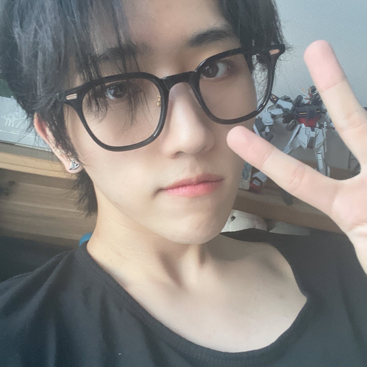 ELASTofficial's tweet photo. 안경 결 👓 

#ELAST #엘라스트 #baekgyeul #백결 https://t.co/AFwvESWHFy