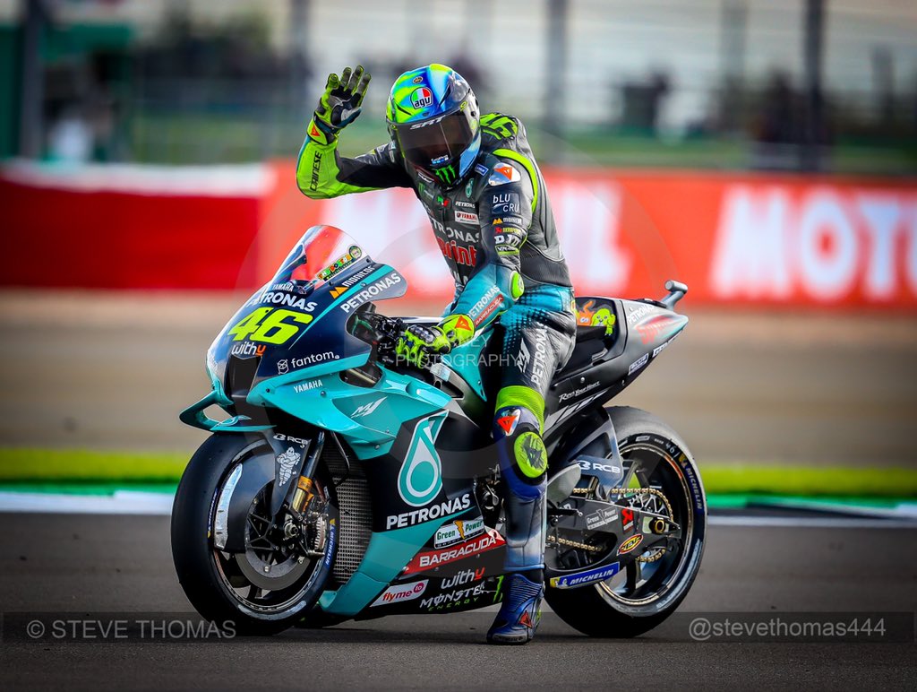 stevethomas444's tweet photo. Good morning it’s the last day also the last chance we will see @ValeYellow46 riding a MotoGP bike in the uk so what better way to start it off , stoppie, wave , get ready and take off just a unbelievable day and the good lady was there also @emmajaneAnd @DoubleRedBSB https://t.co/AscJgNcLmH