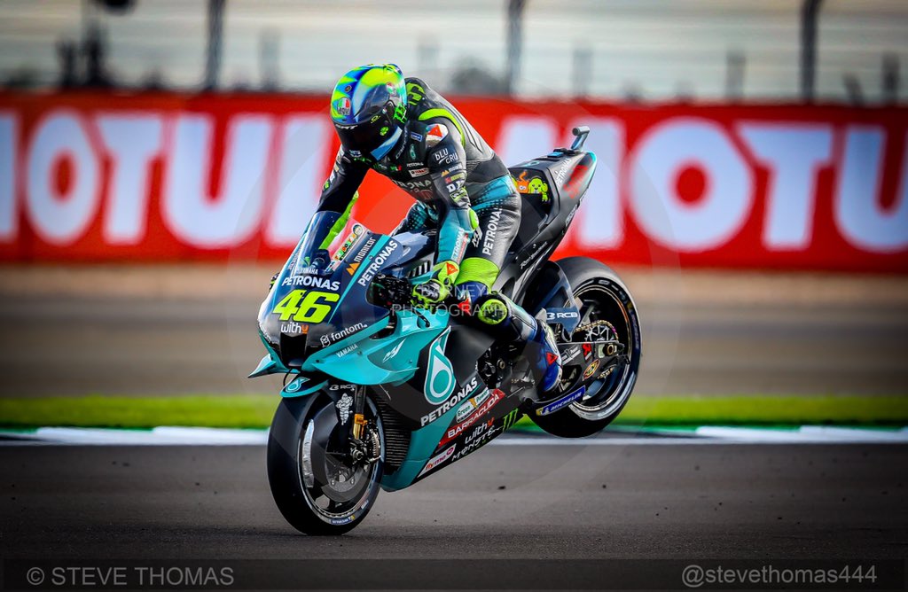 stevethomas444's tweet photo. Good morning it’s the last day also the last chance we will see @ValeYellow46 riding a MotoGP bike in the uk so what better way to start it off , stoppie, wave , get ready and take off just a unbelievable day and the good lady was there also @emmajaneAnd @DoubleRedBSB https://t.co/AscJgNcLmH