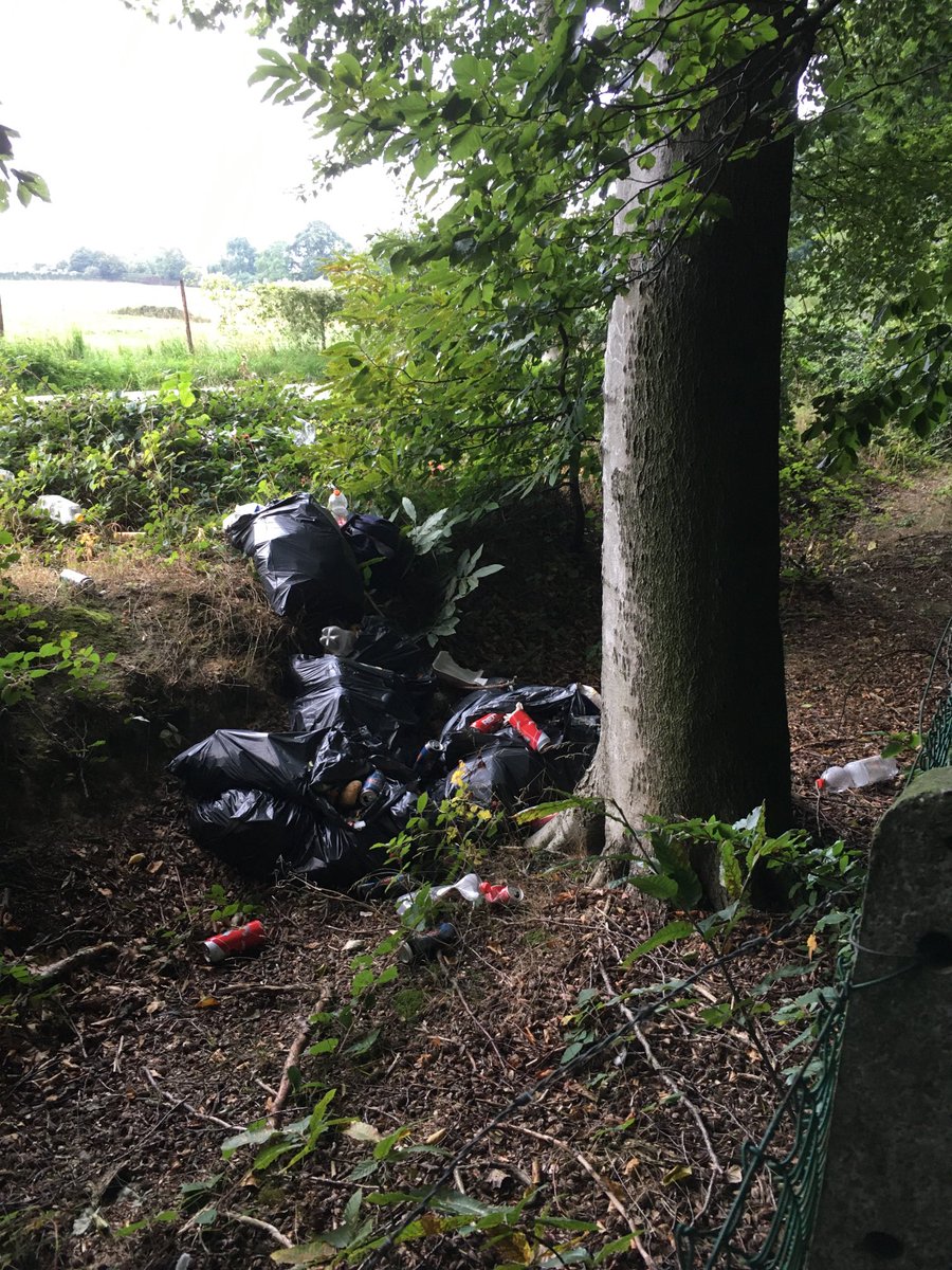 Wat een onvoorstelbaar zulthoofd moet je zijn om dit te dumpen in een van de mooiste domeinen van Brabant #Gaasbeek