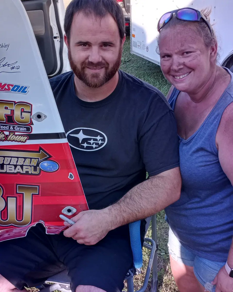 ASHLEYKIRCHNE11's tweet photo. Great weekend at smackdown X @kokomospeedway, congrats @robertballou81 on your win on Wednesday and take it easy and rest that leg my friend. Til next year.. #GYATK #SmackdownX #makingmemories #dirttrackgirl https://t.co/fEtqSTXgA5