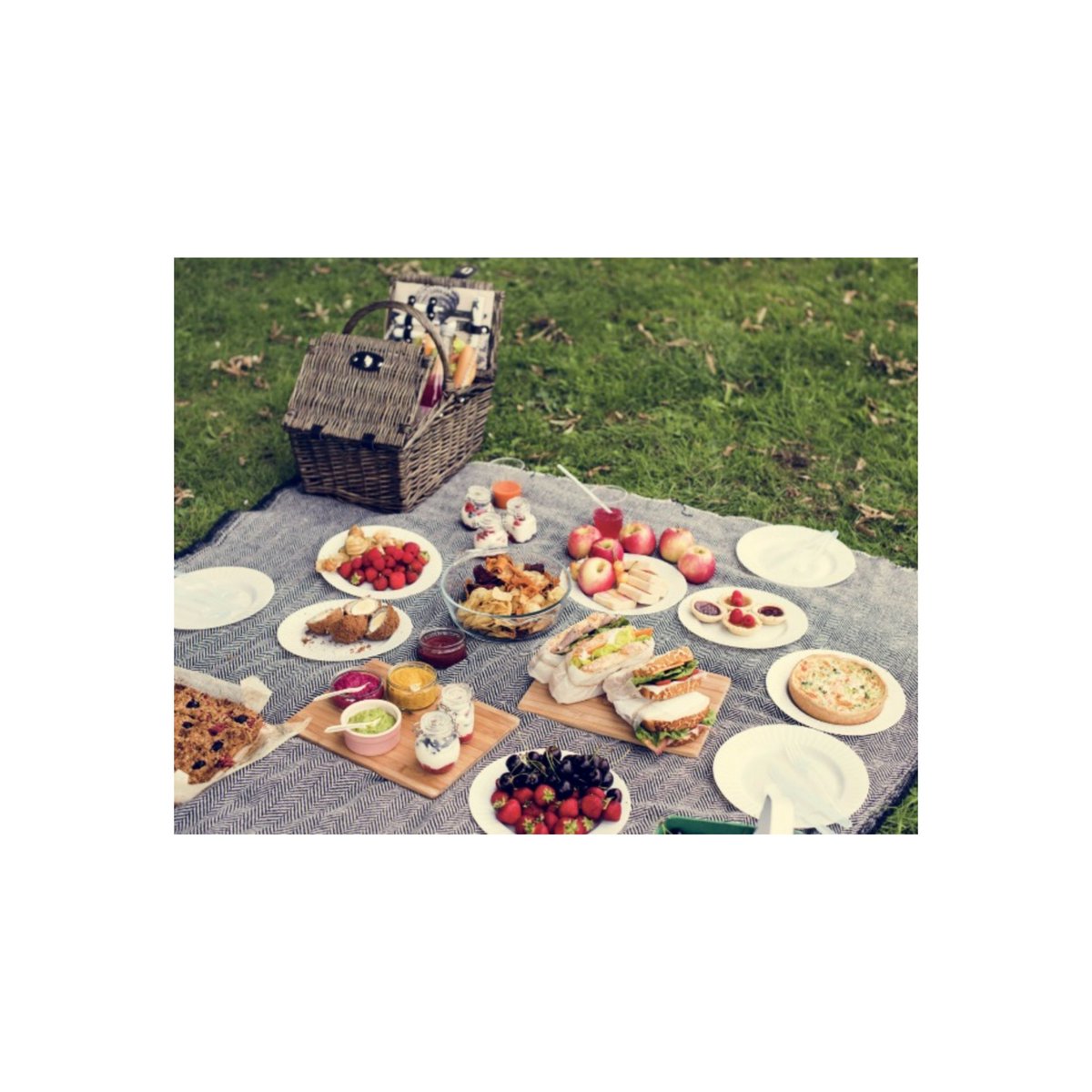 97RLS's tweet photo. 🍞 · 피크닉 갈래? — #ch97day https://t.co/Ldh5y34h2J